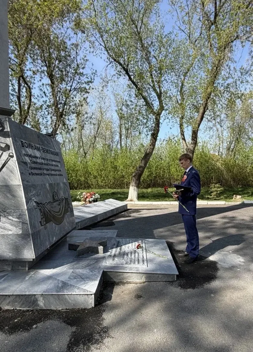 Богдановичский городской прокурор Илья Щипанов поздравил участников Великой Отечественной войны с Дн