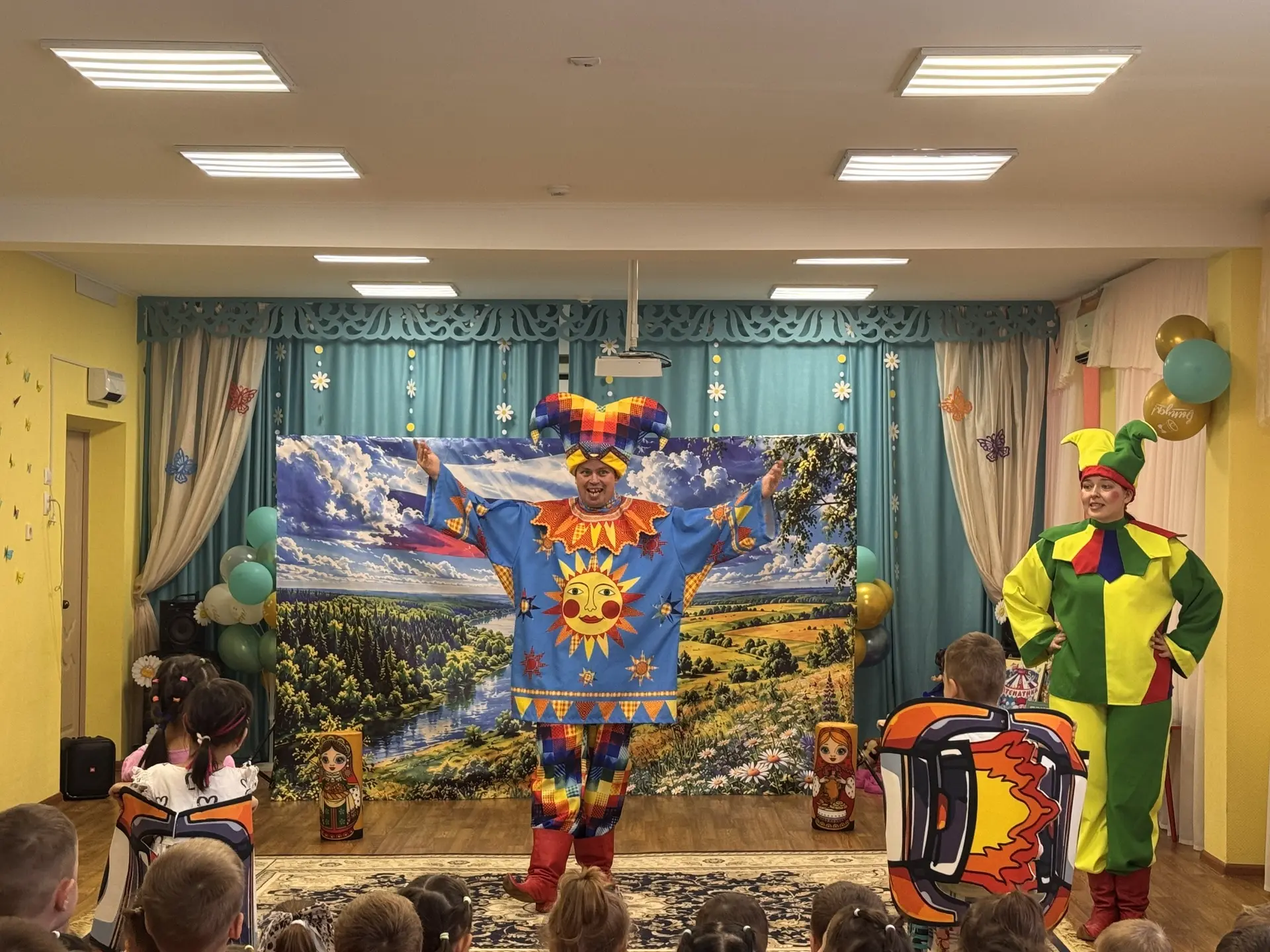 Сегодня в нашем детском саду было по-настоящему празднично и весело! 🎭🤩

К нам приезжал замечатель