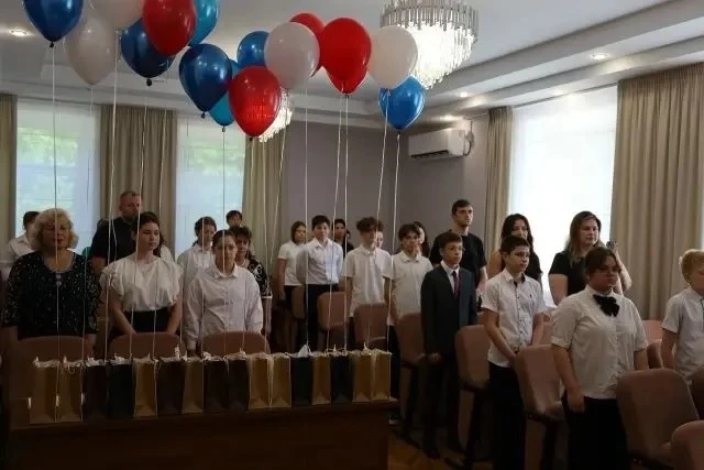 🎉 Гордимся нашими учениками! 🎉

В преддверии Дня России прошла Всероссийская акция «Мы — граждане 
