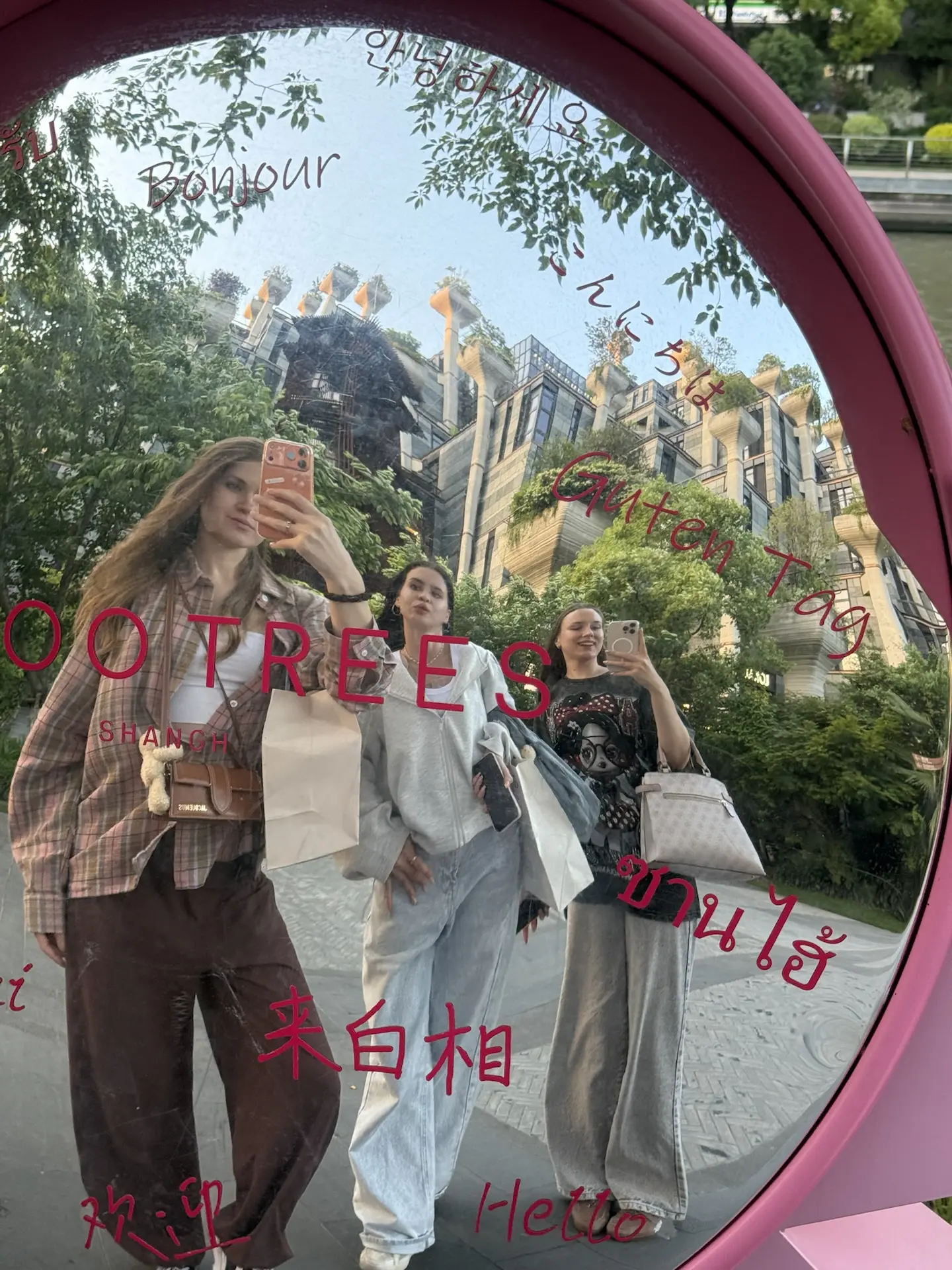 Удивительный Китай! 🇨🇳✨ Каждый день много гуляем и наматываем минимум 10 тыс. шагов))  Кстати, по ср