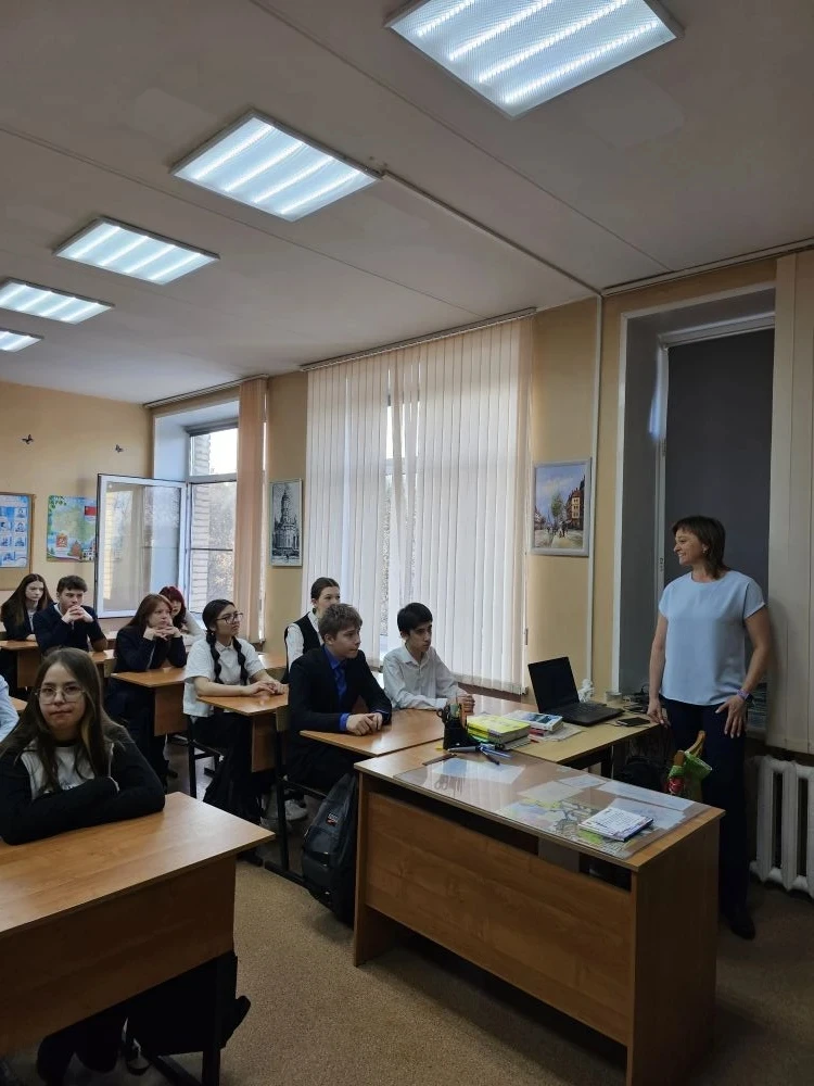 👩‍🔬Профориентация в рамках проекта «Разговоры о важном». 🏭16 марта тема занятия "Заводы России".  В 