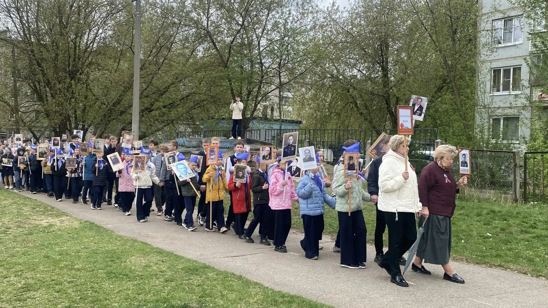 НАШ БЕССМЕРТНЫЙ ПОЛК  9 мая – день в нашей стране особенный. Это и праздник, и печаль одновременно. 