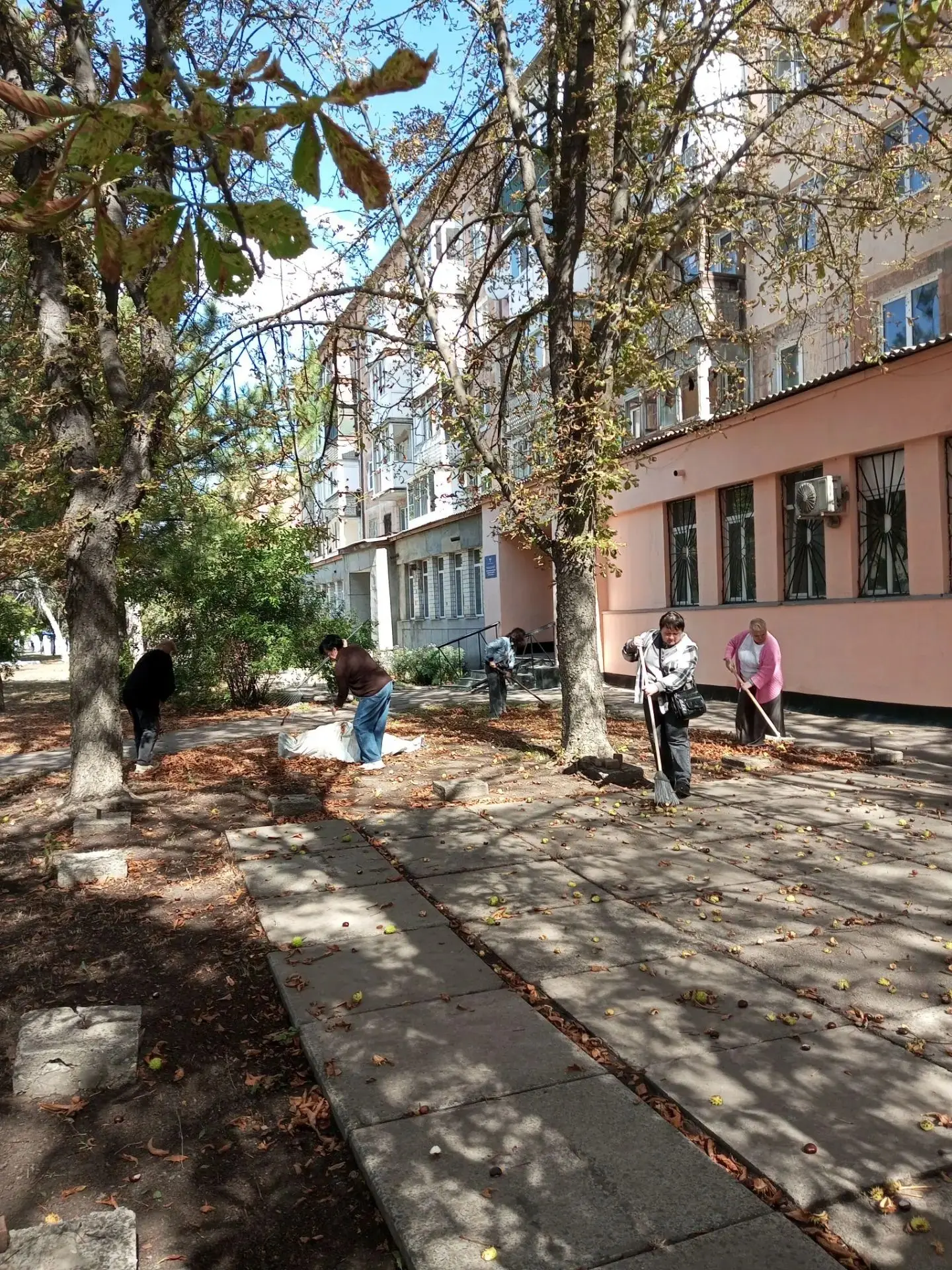 🌷Субботник коммунальных предприятий Петровского района🐝