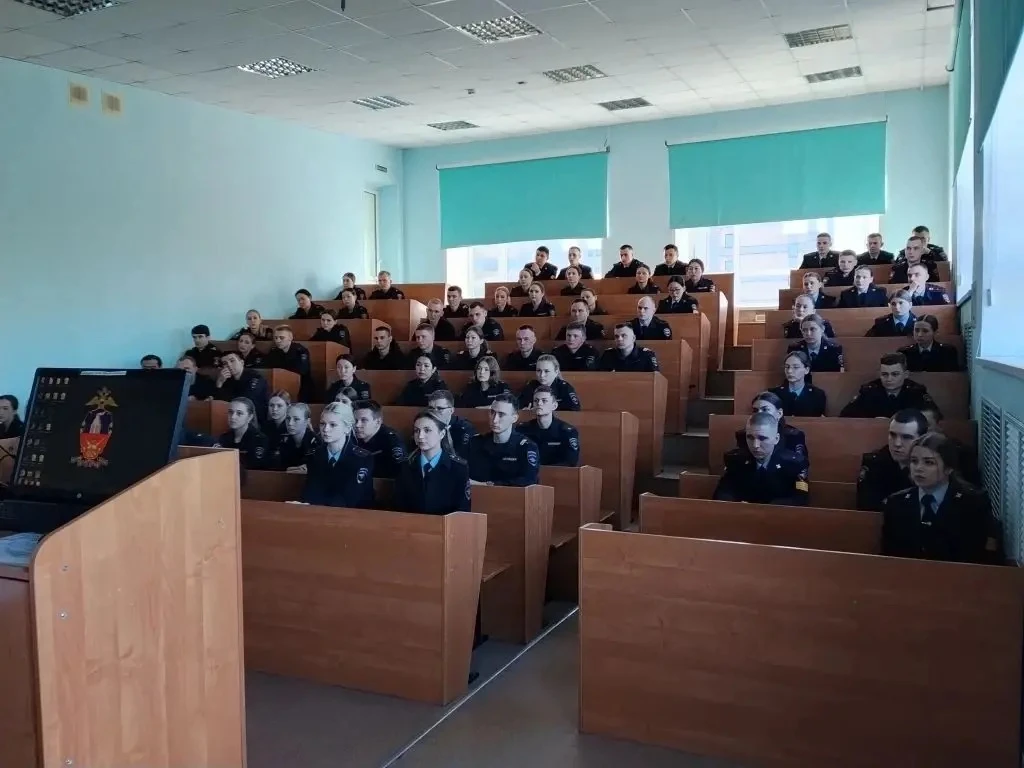 Будущим участковым рассказали о соцгарантиях: в БЮИ МВД России прошла встреча с представителем ГУ МВ