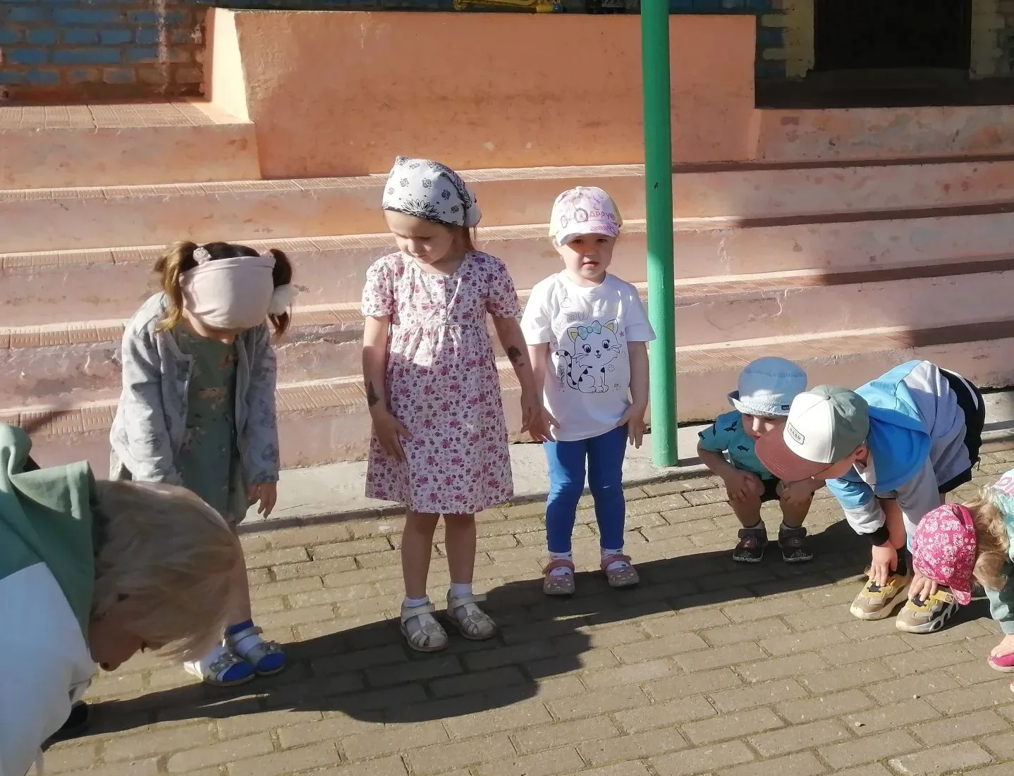 С наступлением тёплых дней, утро в нашем детском саду стало ещё радостнее! Теперь заряд...
