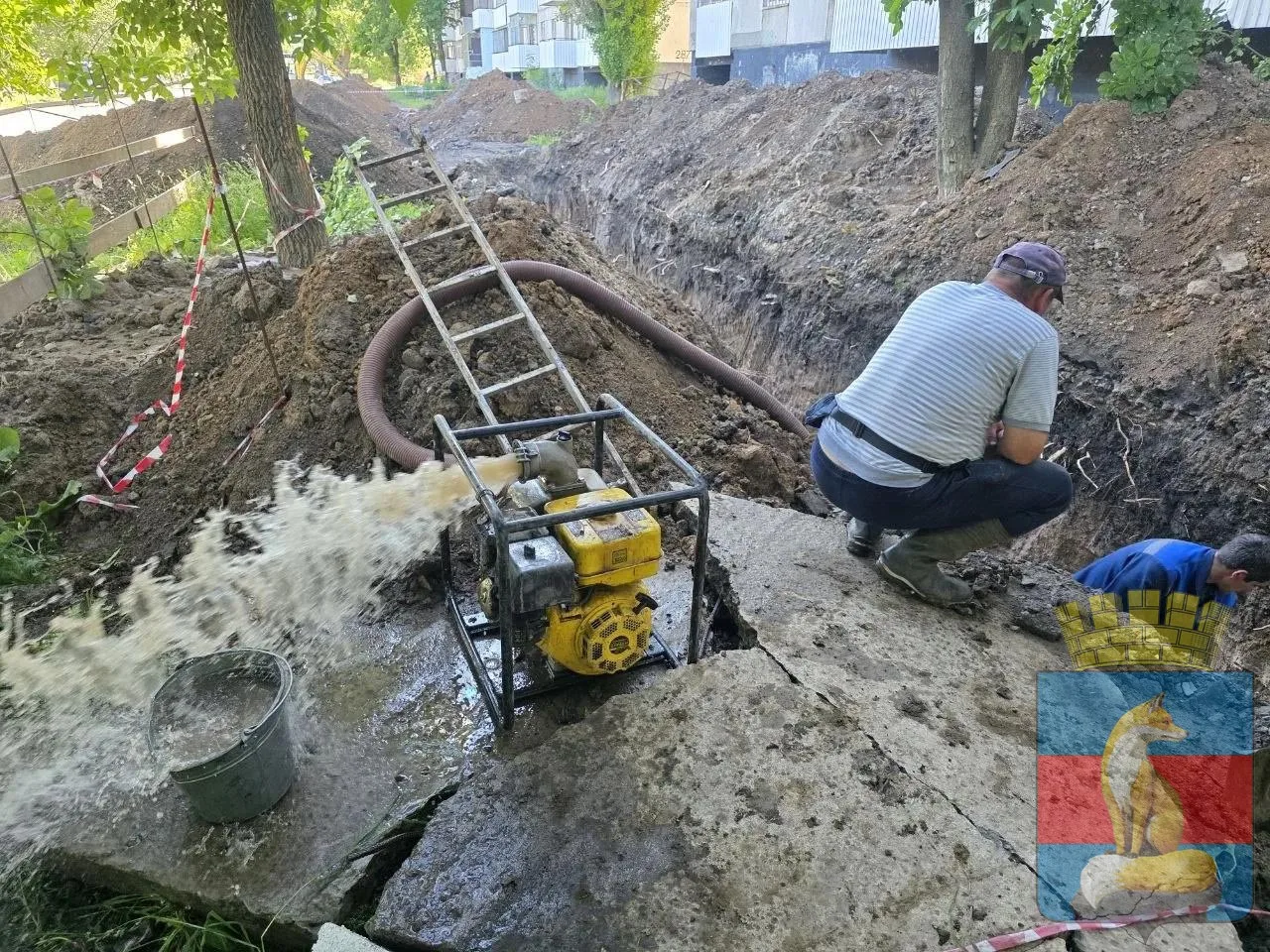 Водоканал города Лисичанска ежедневно проводит работы на водопроводных сетях

Сотрудники предприятия
