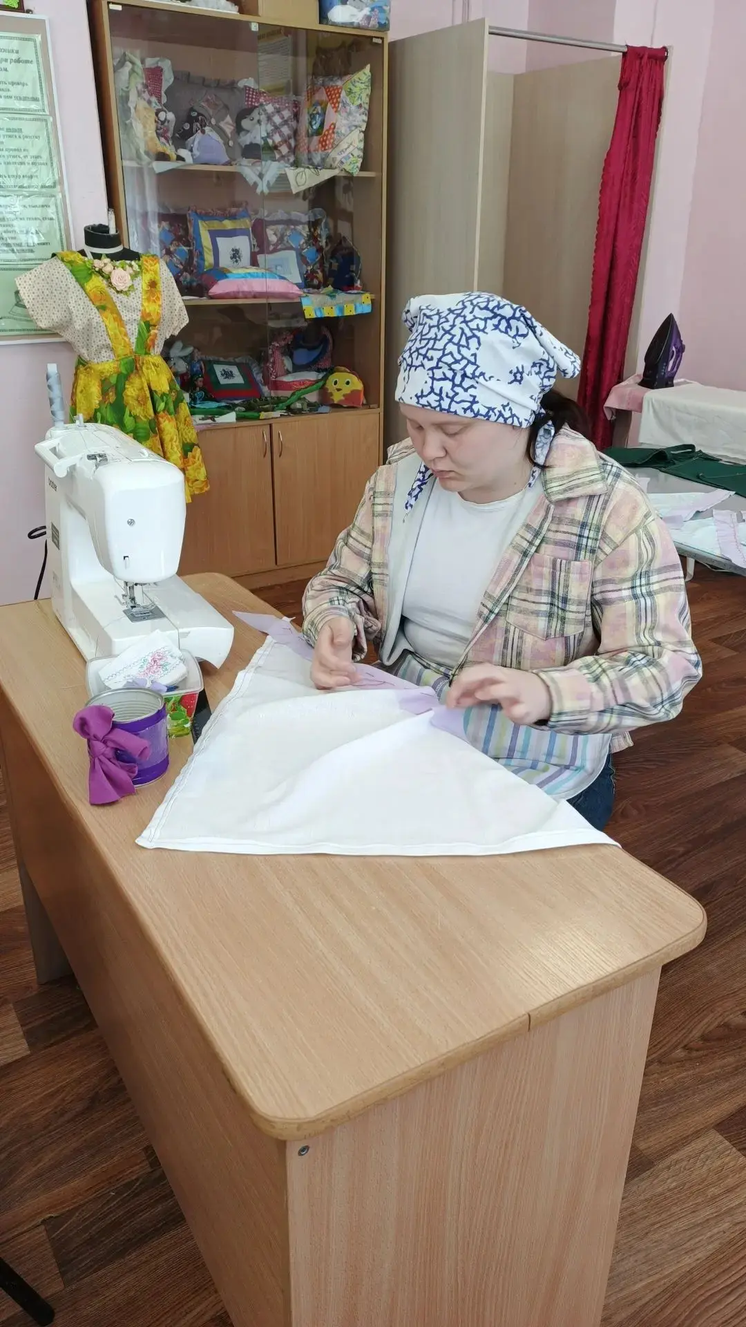 ✨ Сегодня в нашей школе прошёл экзамен по предмету «Труд (технология)» (профиль — швейное дело) для 