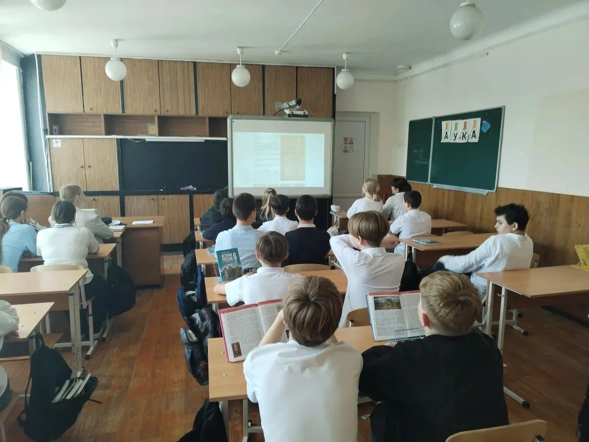 🌊 "День реки Дон" в рамках Всероссийской акции «Вода России» учащиеся 6-А класса вместе с учителем о