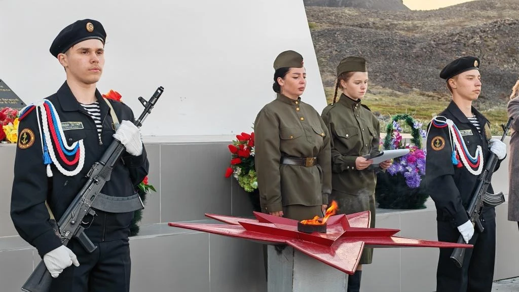 🕯22 июня — День памяти и скорби
 
В этот день мы с глубоким уважением вспоминаем подвиг тех, кто вс