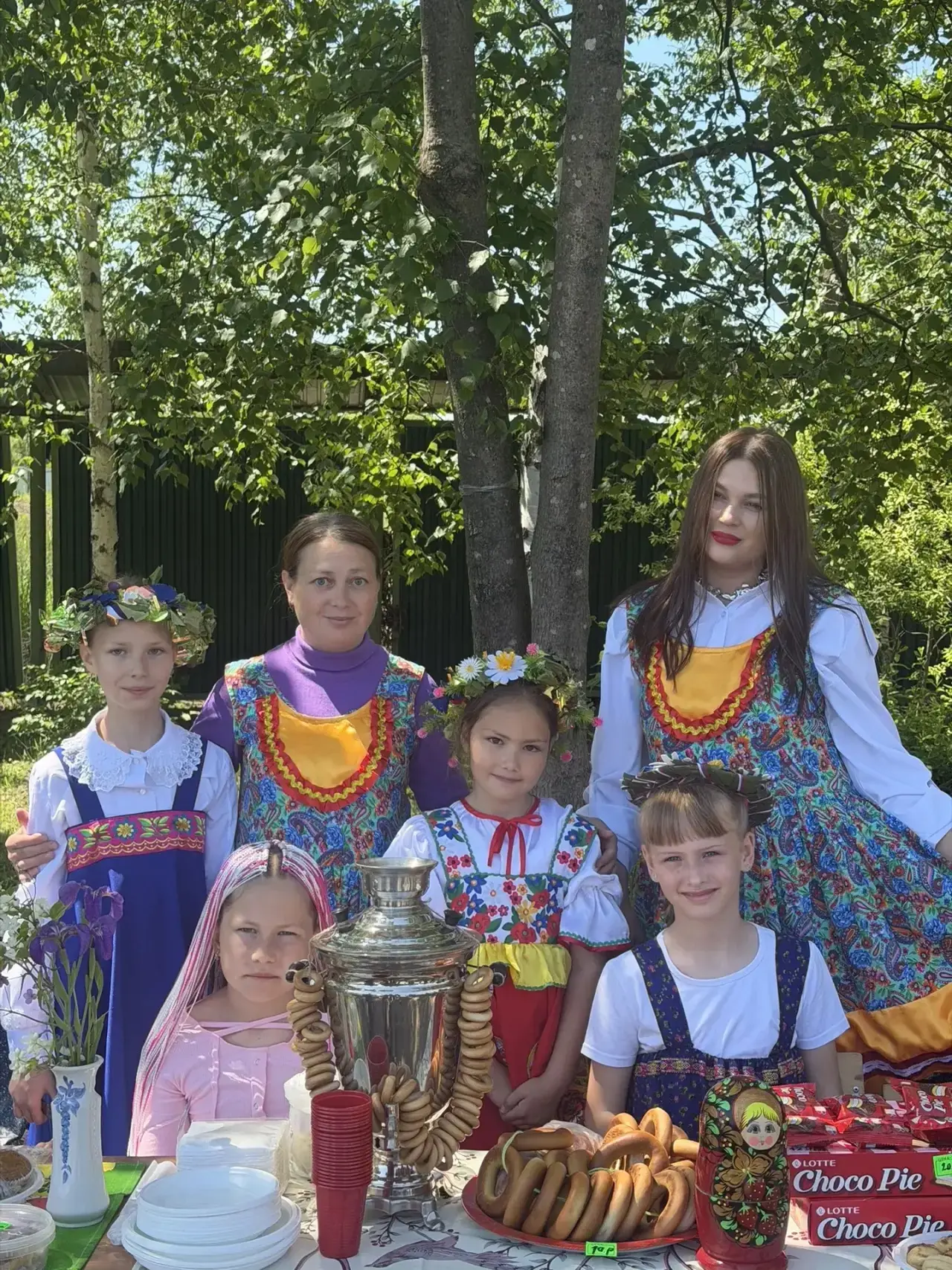 📣 Сегодня на территории нашей школы состоялась ярмарка с угощениями «Хоровод Единства» — праздник, 