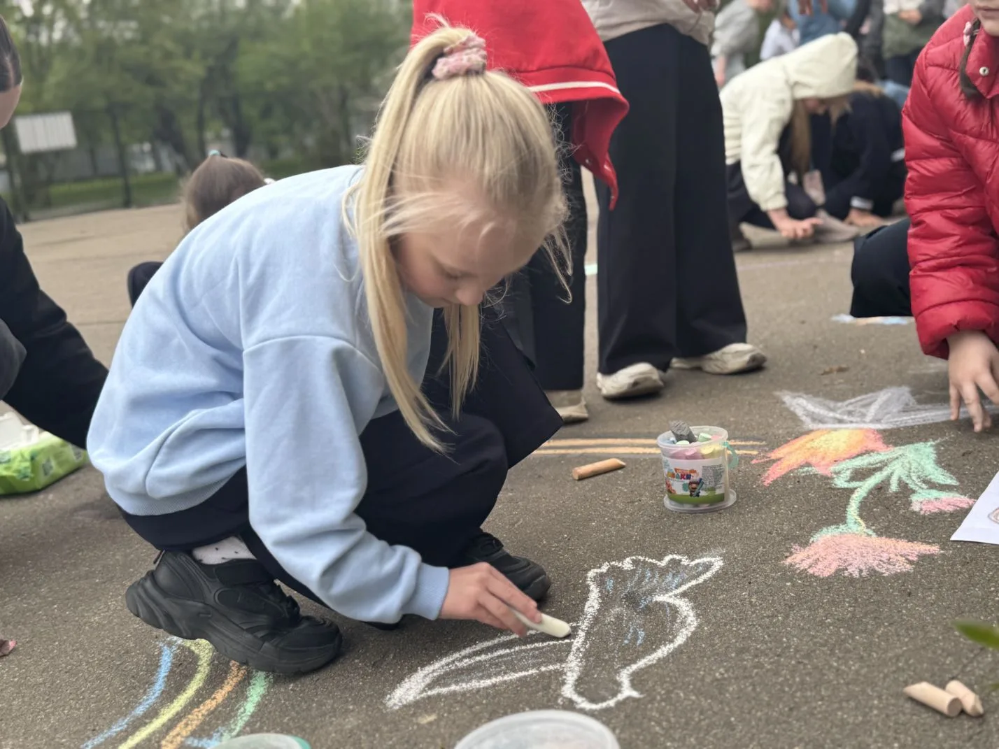 🎨 Память о Победе в детском творчестве  В преддверии 9 Мая ученики нашей школы приняли участие в душ