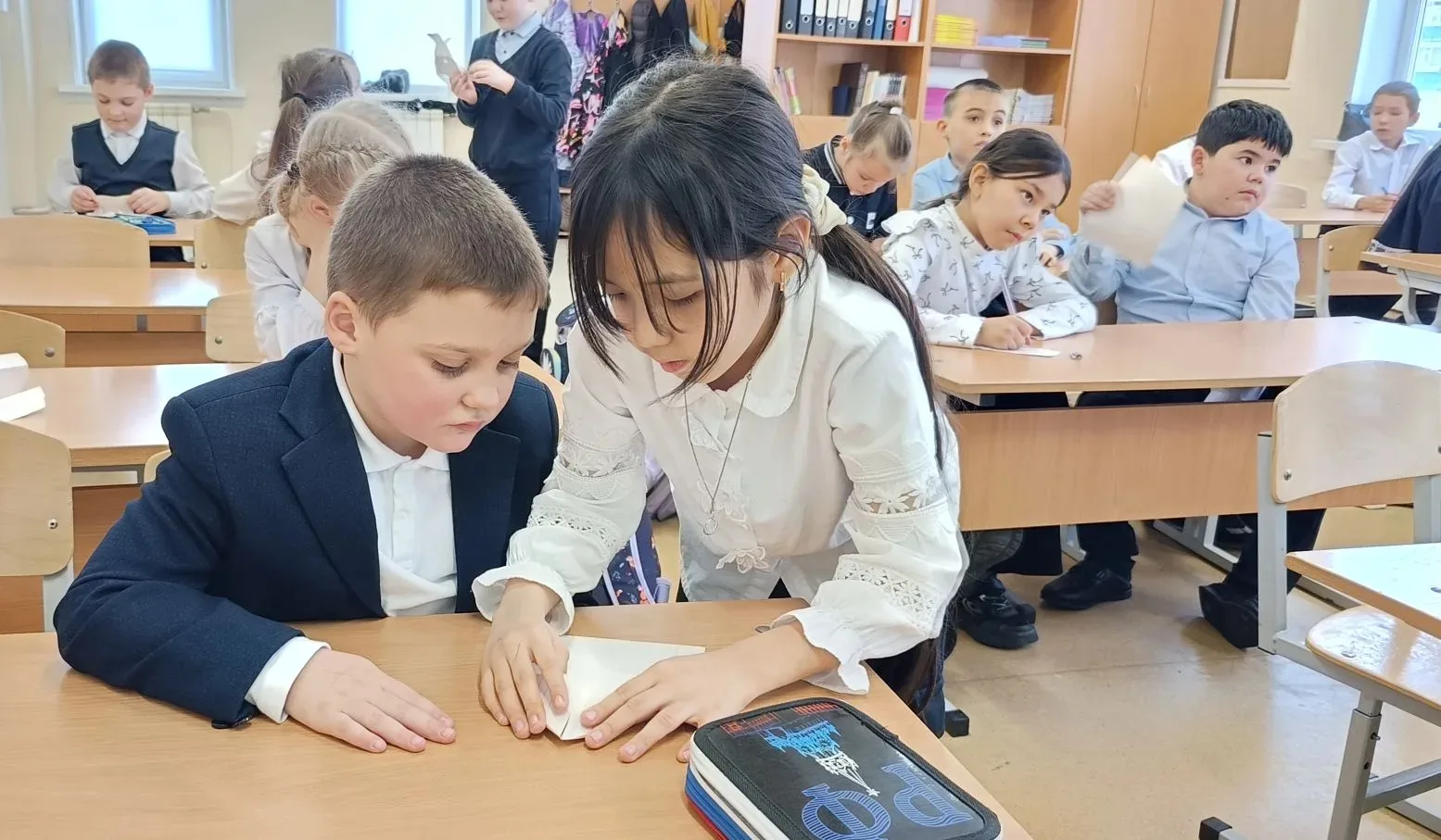 В преддверии Дня Защитника Отечества во 2-Б классе прошло мероприятие под названием «А ну-ка, мальчи