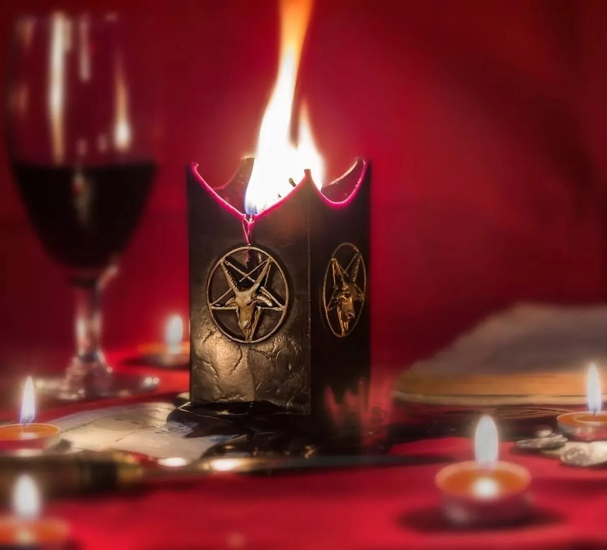 ОБЕРЕГ ОТ ПОРЧИ И СГЛАЗА🙏🙏🙏  Это очень сильный оберег, хранящий от порчи и от сглаза. Его можно начи