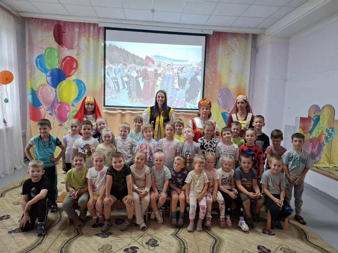 🎉 «Дружба народов»: весёлое путешествие в мир традиций! 🎉

Сегодня у нас было по-настоящему яркое 
