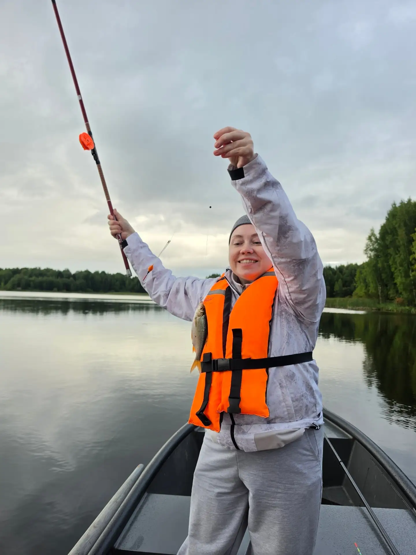 Виталий подсадил меня на новое и азартное хобби - рыбалка!🎣
