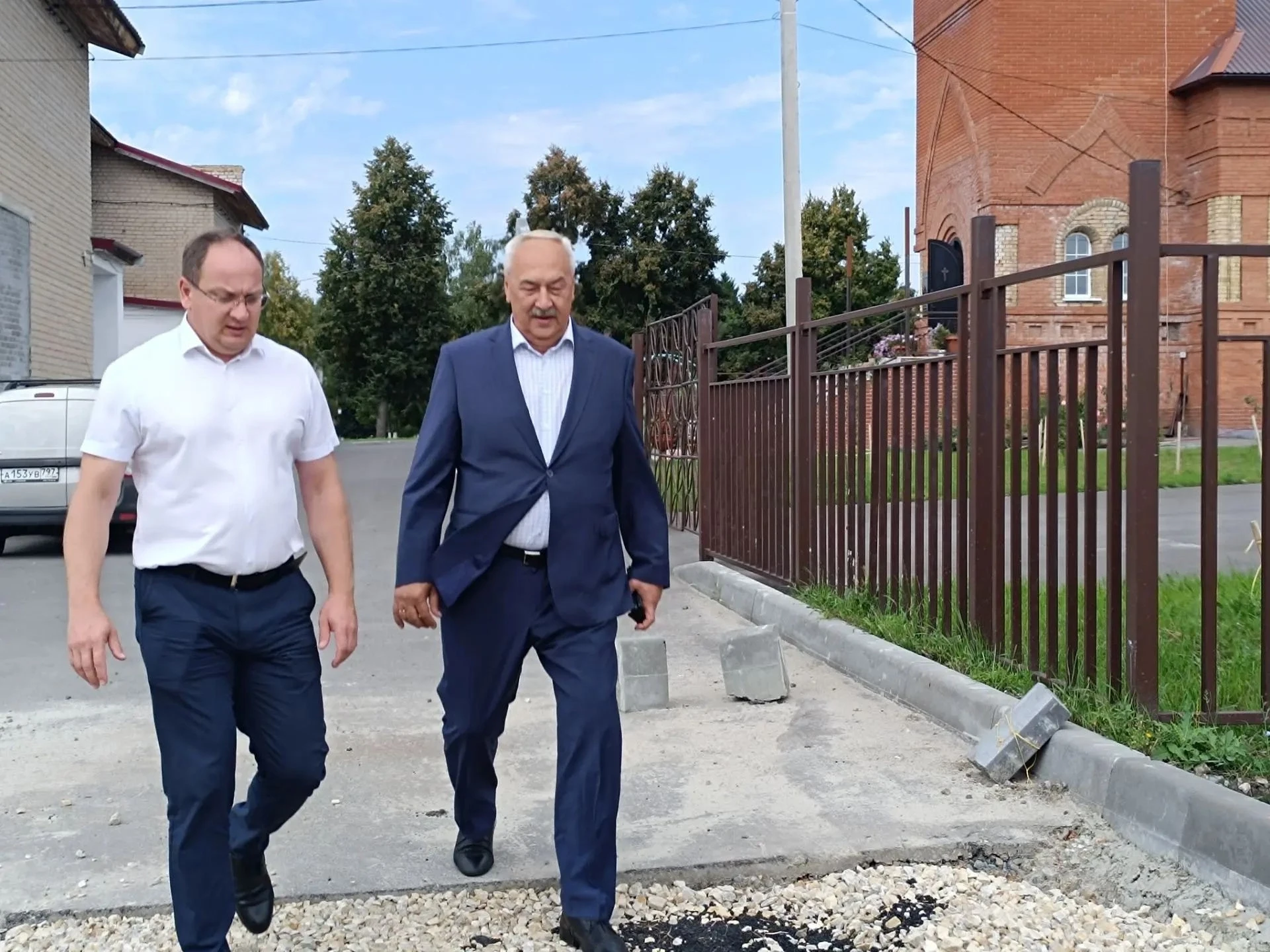 Сегодня с рабочим визитом наш район посетил министр жилищно-коммунального хозяйства и г...