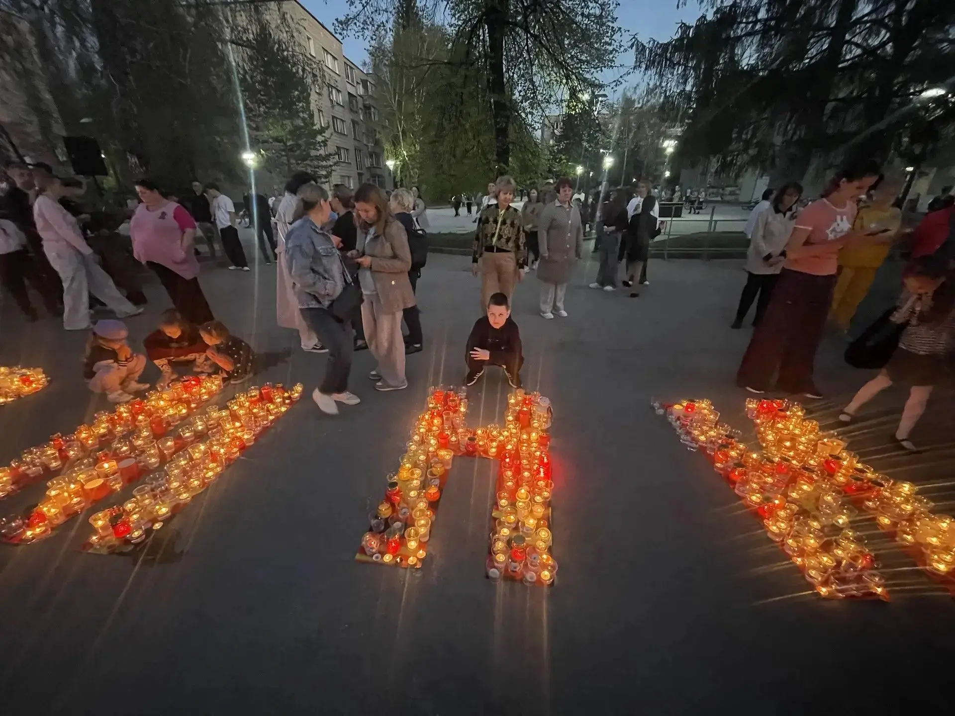 🕯️ Вклад в Память: лицеисты присоединились к акции «Свеча Памяти»  В преддверии Дня Победы наши учит
