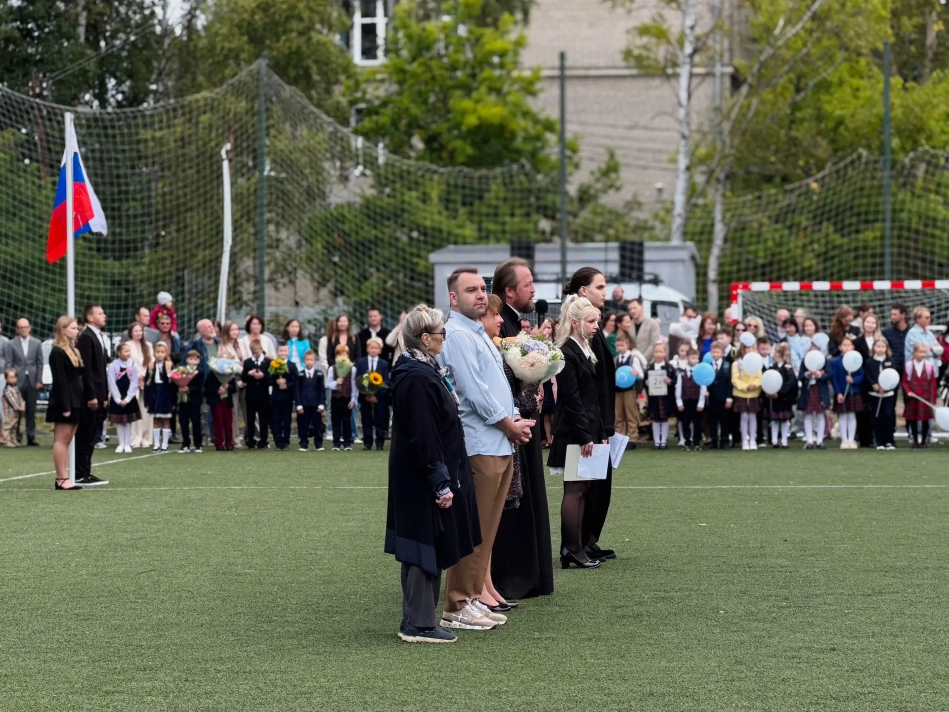 🏫 Дорогие друзья! Сегодня в школе №438 поселка Лисий Нос прозвенел первый звонок!