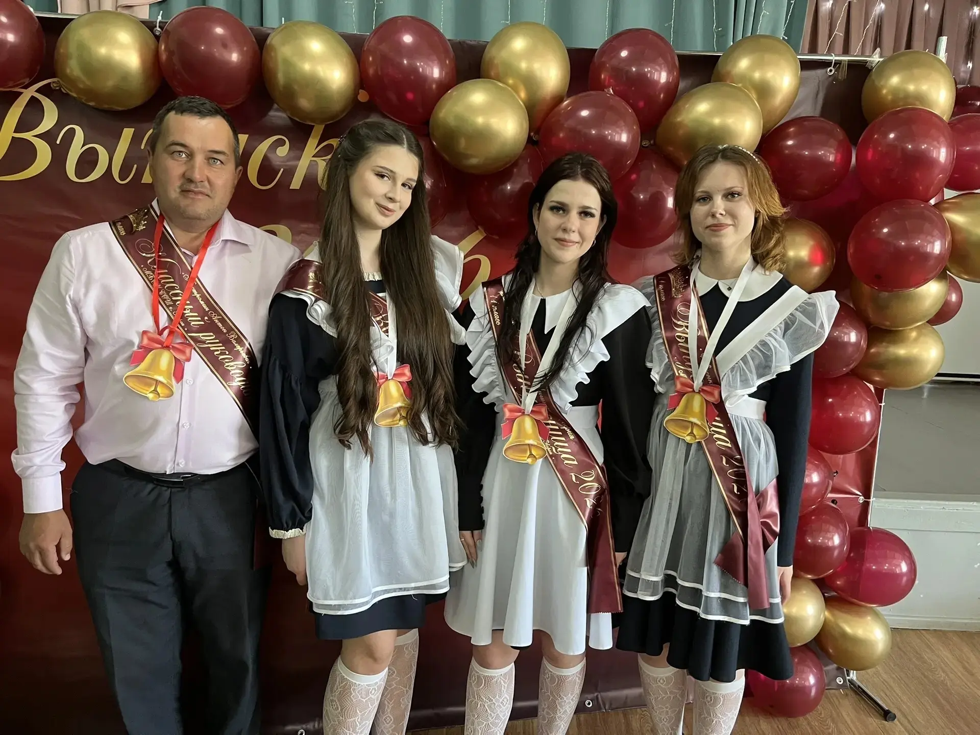 В школе прошёл один из самых трогательных праздников — последний звонок.🔔