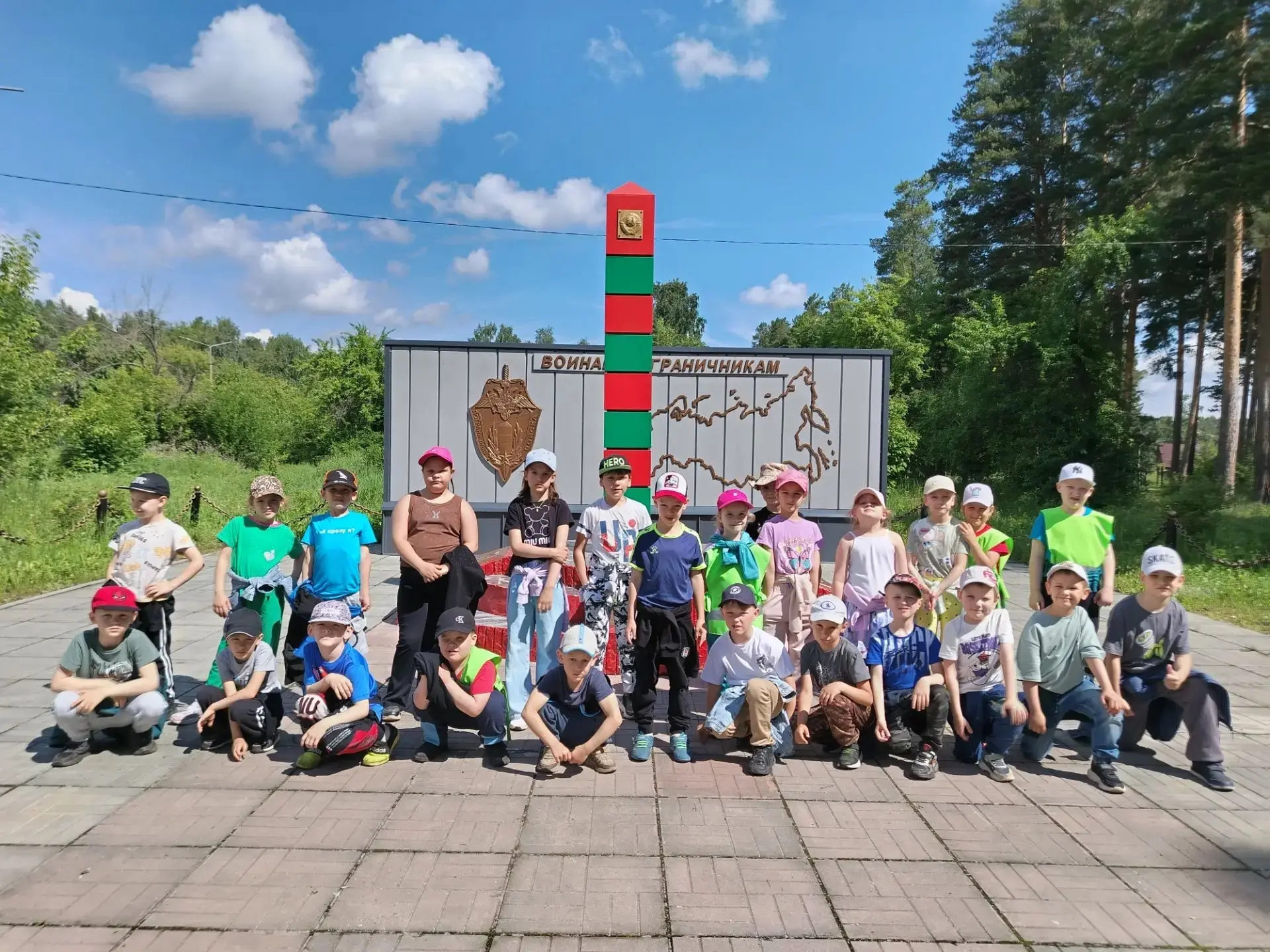 Стражи Галактики в парке Полевского! 🚀

Космические гости осмотрели главные достопримечательности:
