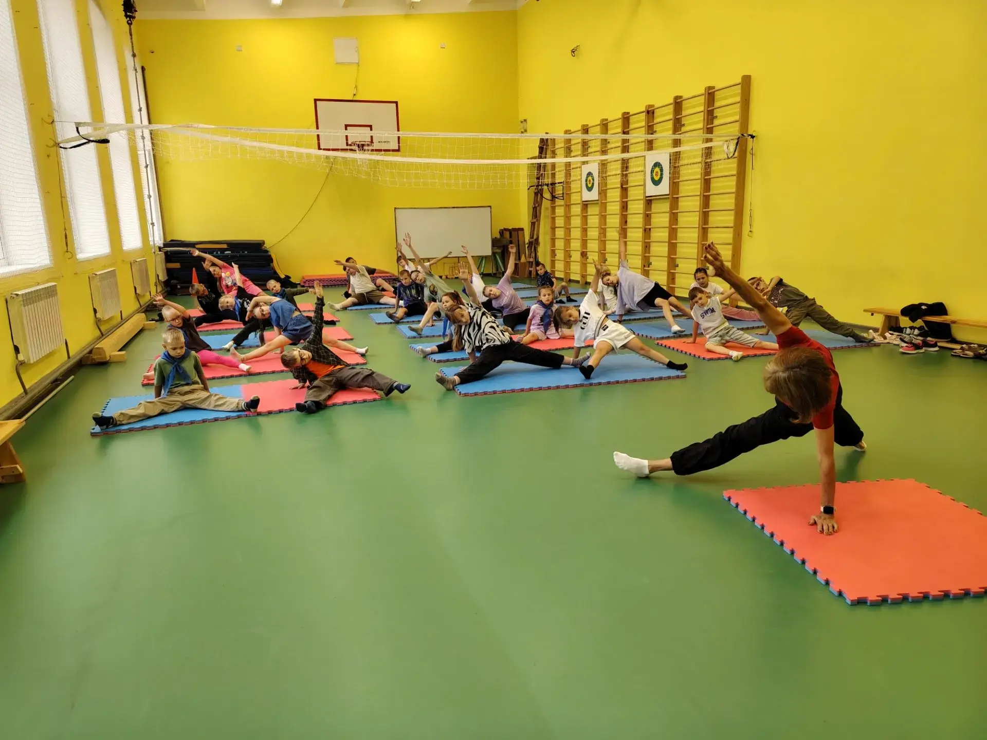 ✨ День истории и творчества в нашем лагере!🎉 
🤸С самого утра ребята зарядились энергией - на целый