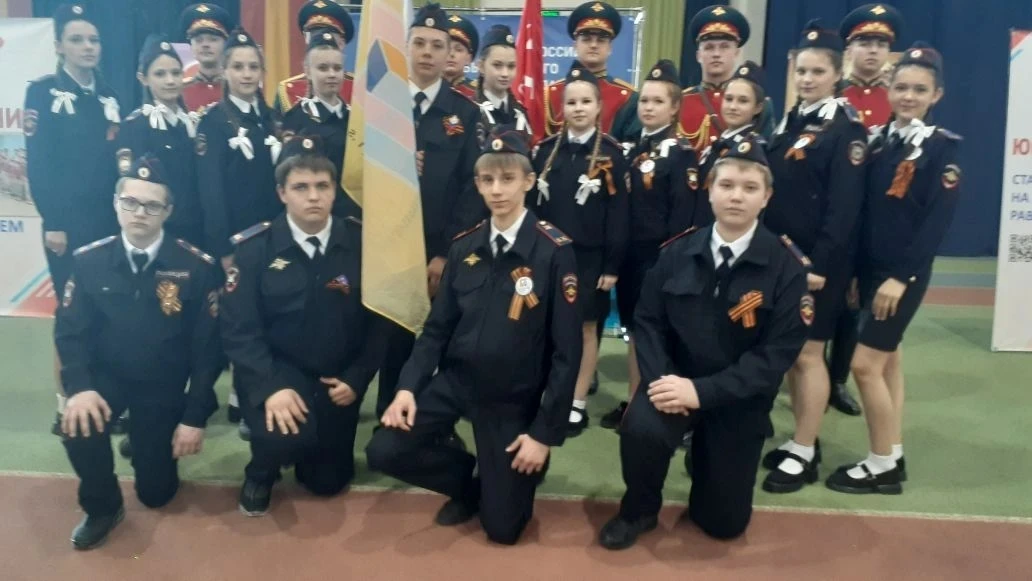 🇷🇺 Сегодня учащиеся 8г кадетского класса ГИБДД приняли участие в Параде казачат дошкольных  образова