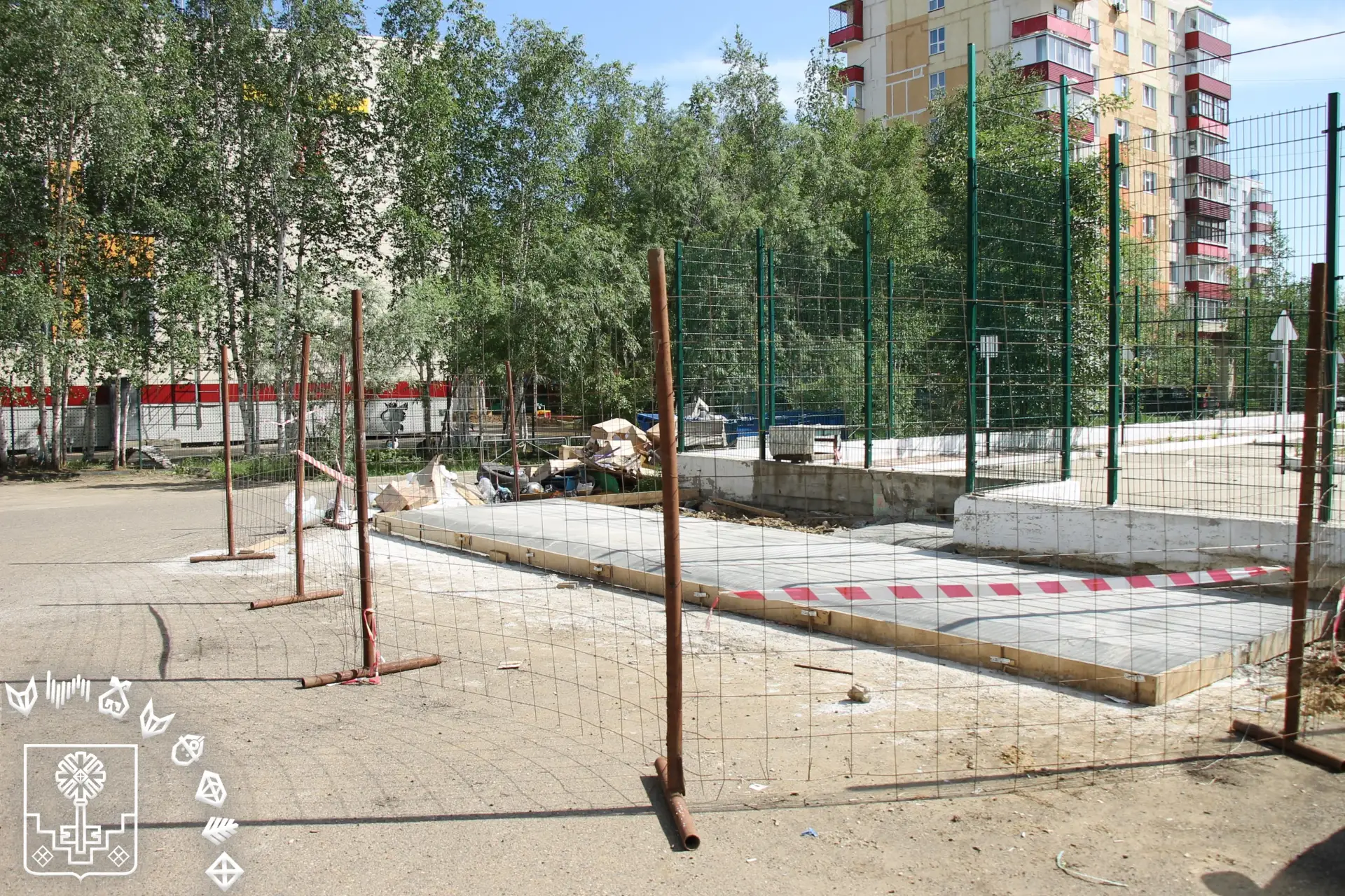 На мусорных площадках залит фундамент под новые ниши

В рамках работы по замене обычных ниш на новые