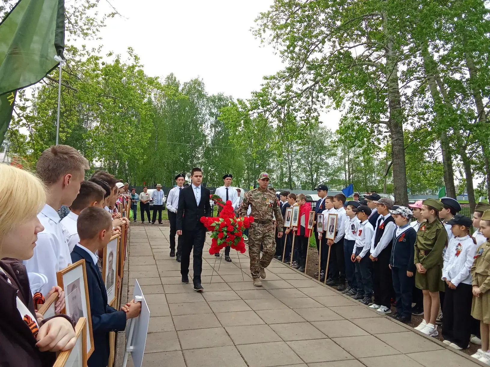 В с. Ефремкино состоялся торжественный митинг, посвященный 81-й годовщине Победы в Вели...