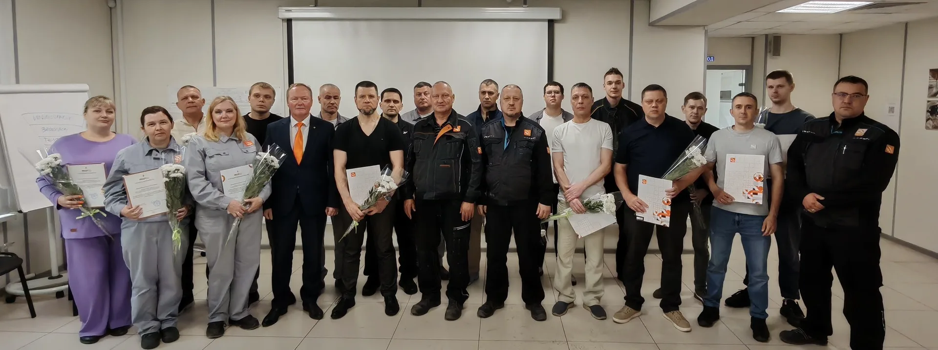 🏭💫С Днём металлурга! Вы — те, кто закаляет характер огнём и при этом умеет согревать ...