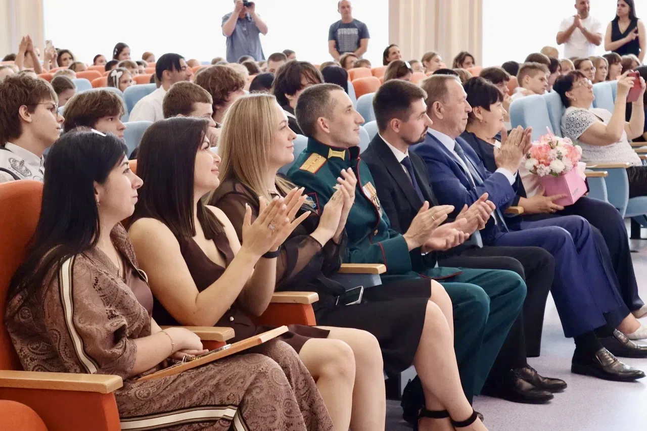 Первый отсчет времени пробил ровно девять раз... 🎓  📢Первый год жизни нашей школы увенчался особым, 