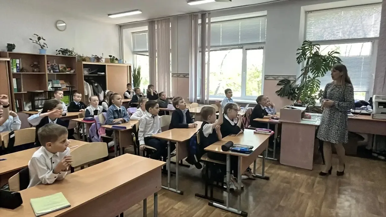 ☀️ Безопасное лето: учимся быть осторожными! ☀️  В нашей школе прошли тематические «15‑минутки безоп