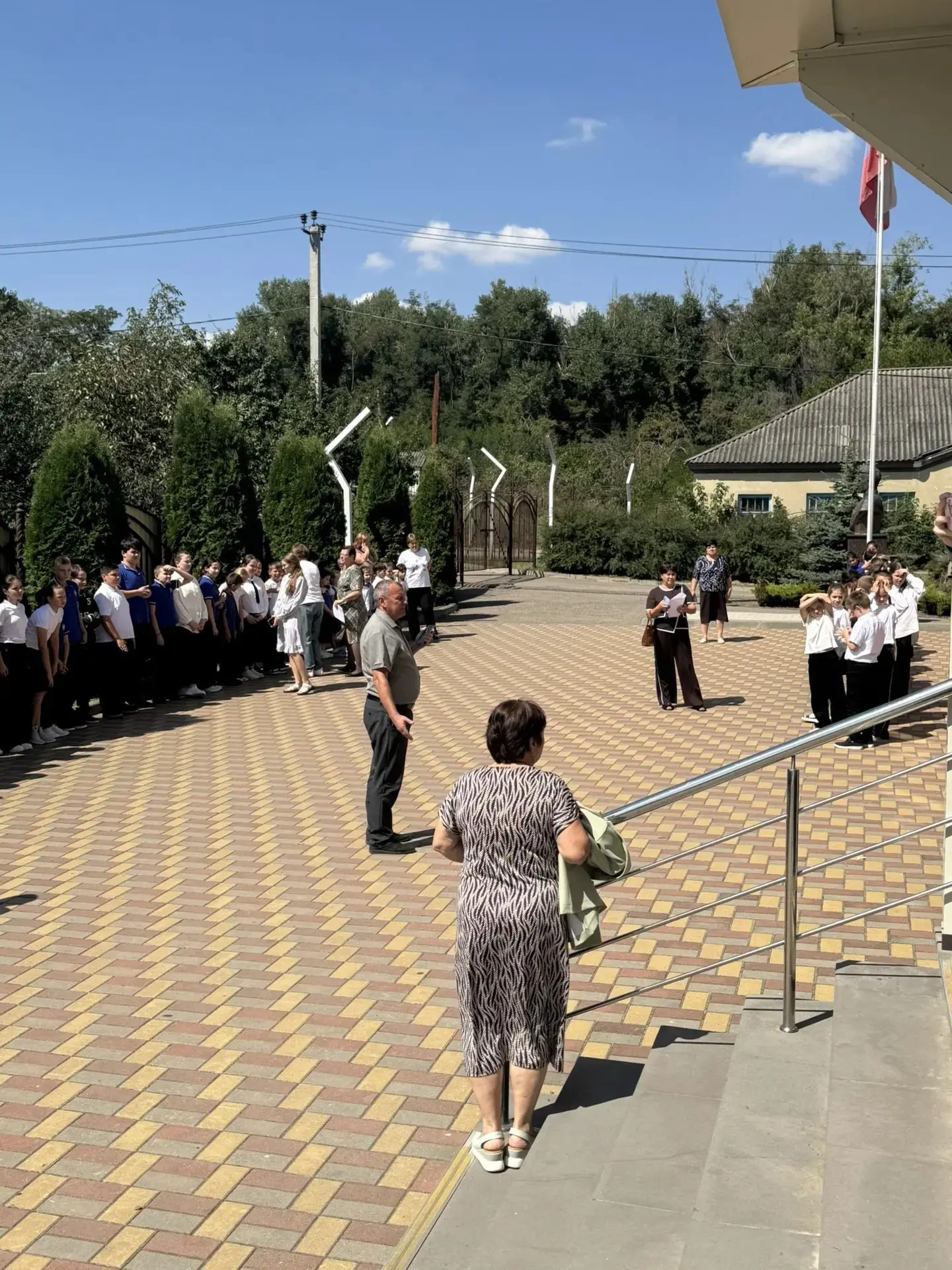 В школе прошла плановая учебная пожарная эвакуация.