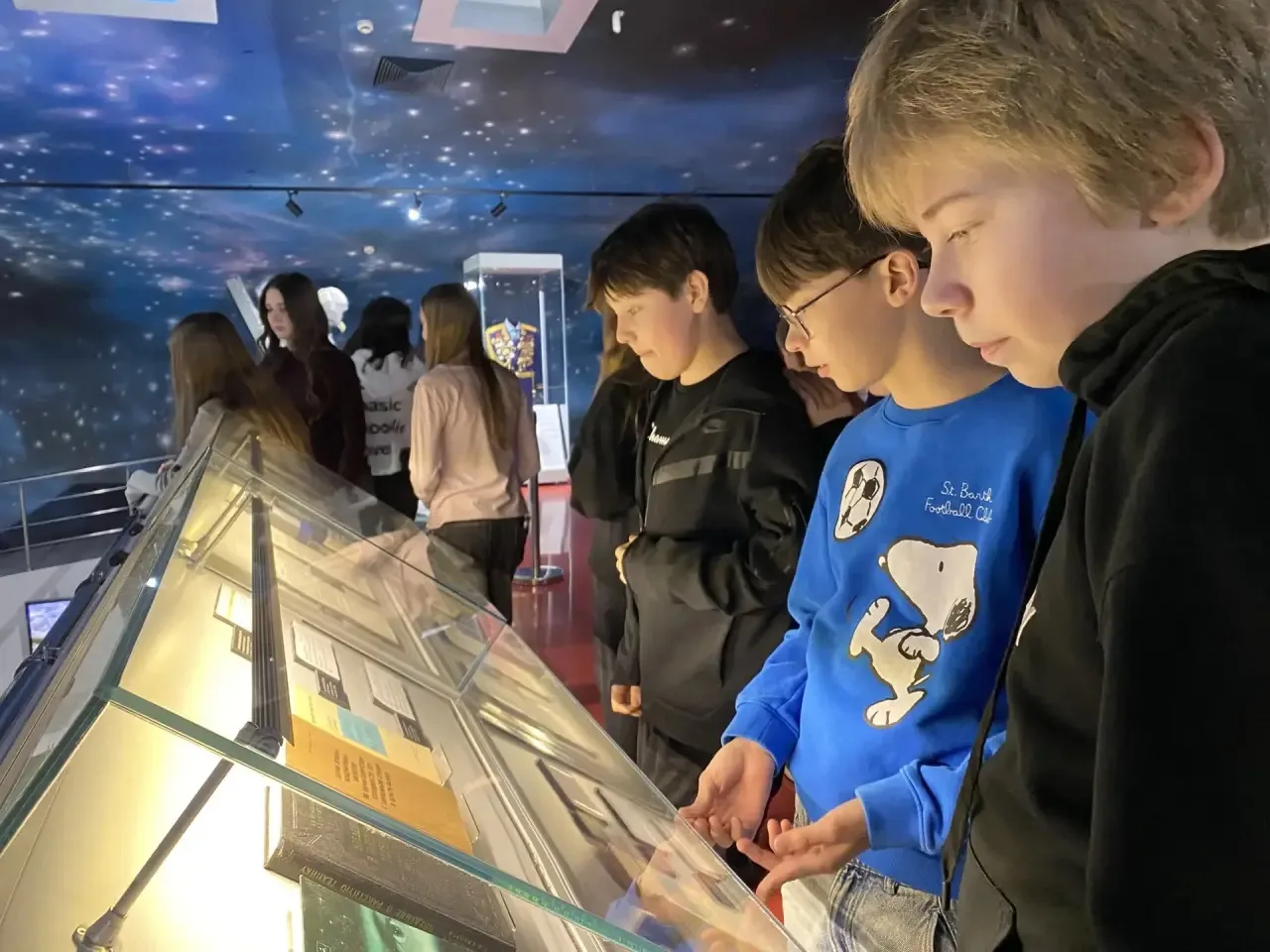 ⭐️ПУТЕШЕСТВИЕ К ЗВЕЗДАМ⭐️  🚀Ученики 6 класса «Б» нашей #ШколаТропарево  отправились в захватывающее 