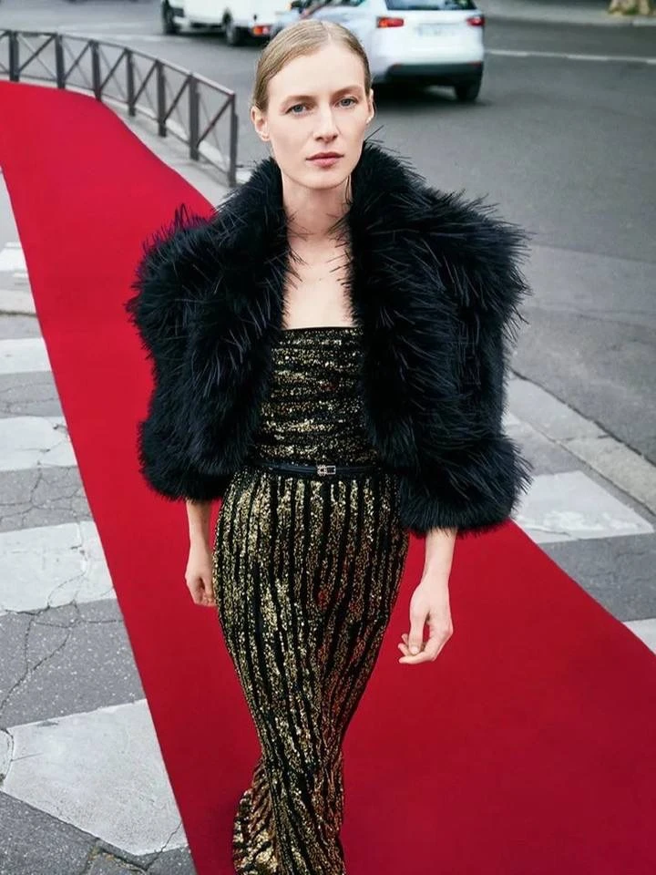 Перед вами первые кадры коллаборации Elie Saab и H&M. Прочитала, что пишет Vogue про не...