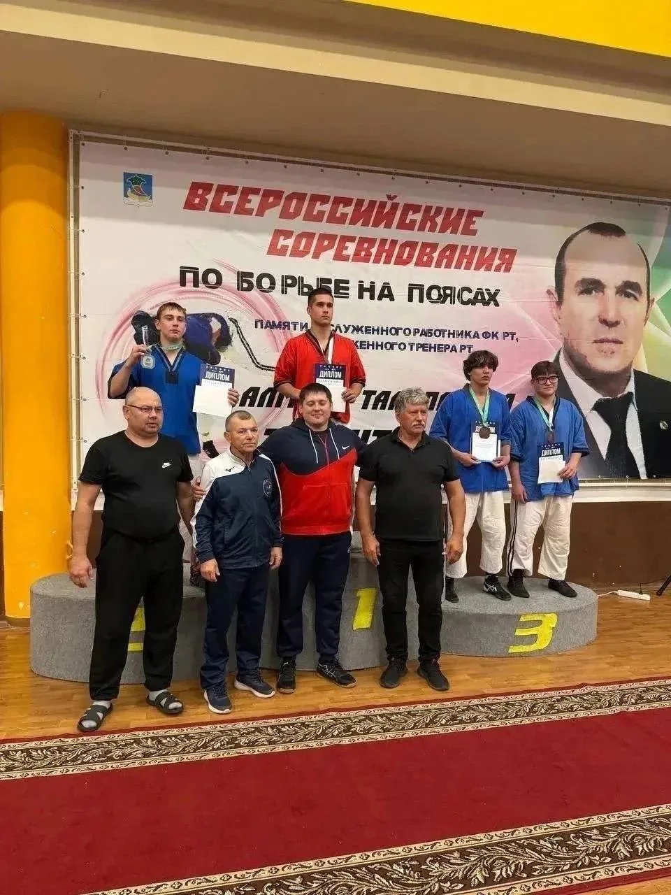 Борцы из Октябрьского завоевали медали Всероссийских соревнований