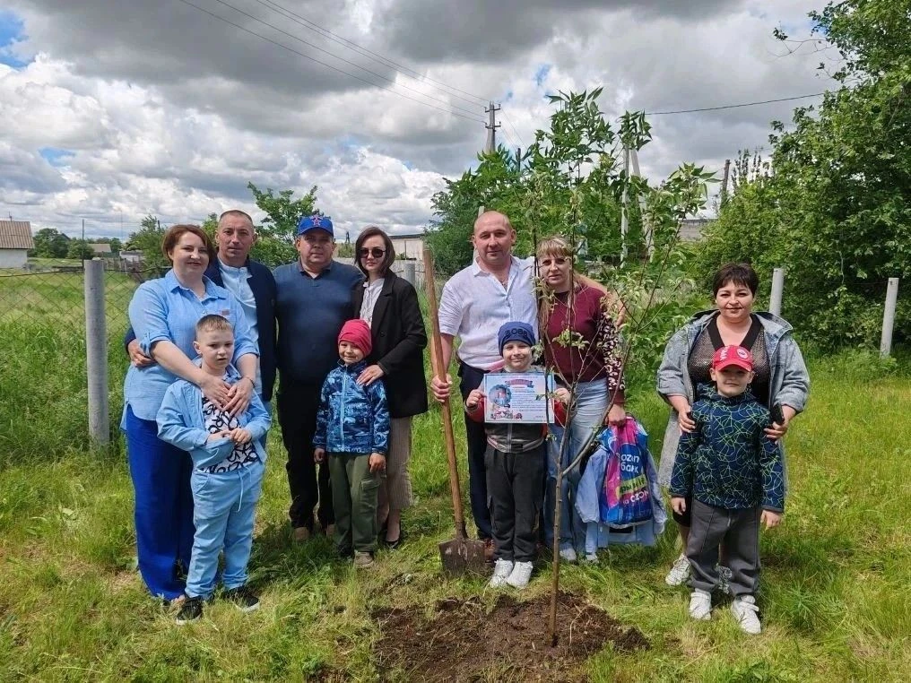 🌳🍏 "Аллея Выпускников – 2026": Сажаем память, растим будущее! 🍏🌳В нашей группе дошк...