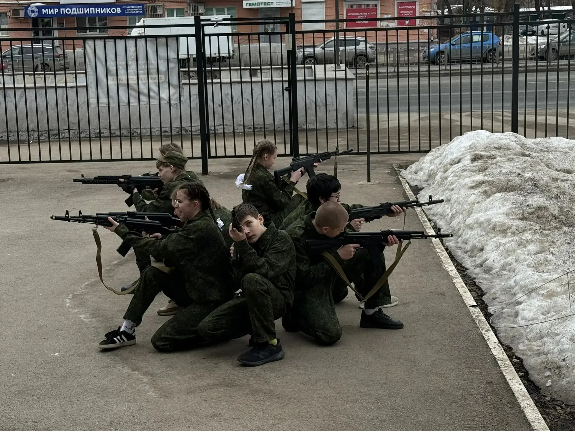 Зарница 2.0  20 и 21 марта наша школа приняла участие в муниципальном этапе Всероссийской военно-пат