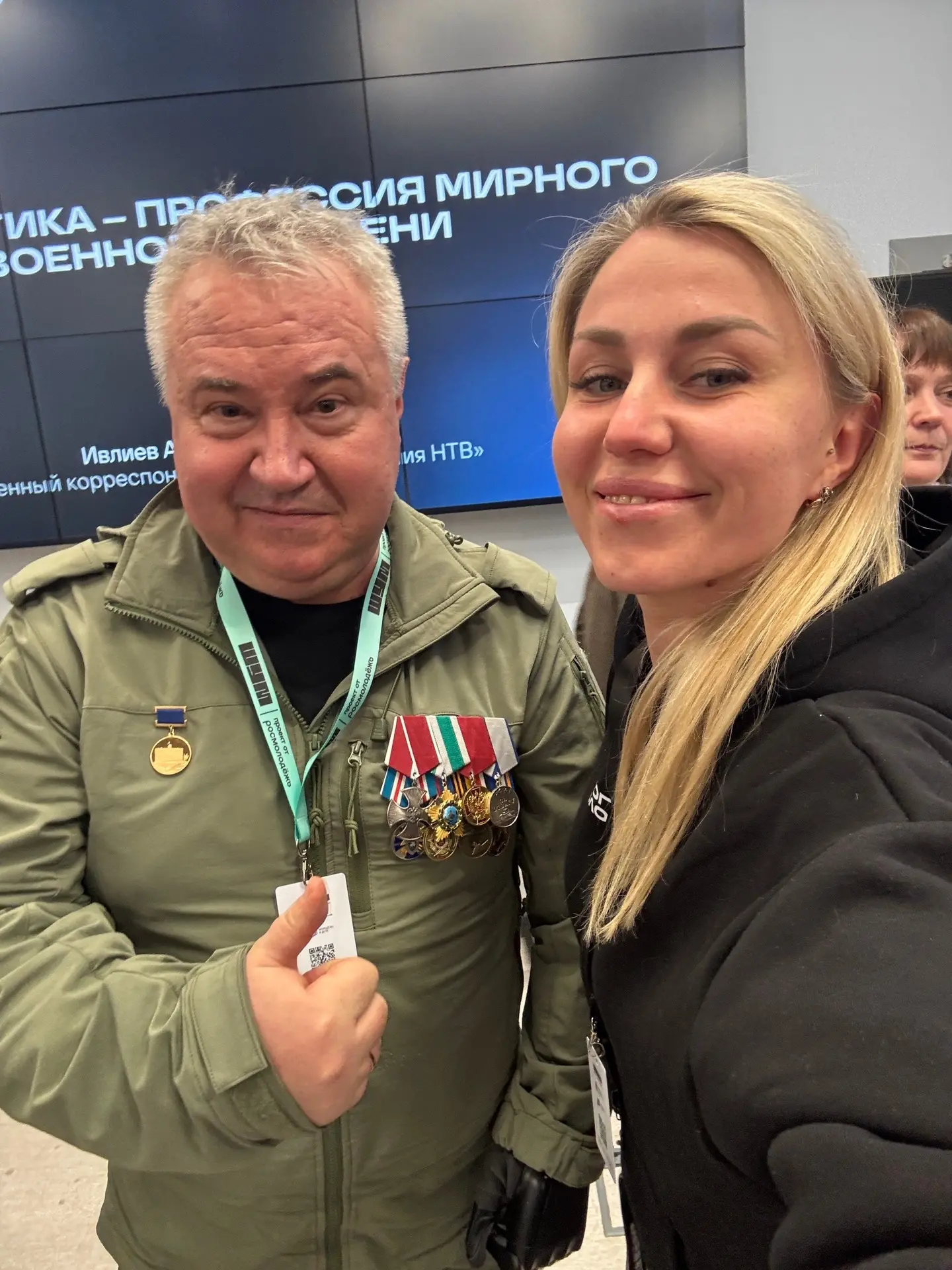 «Встал и пошёл»
Эта фраза звучала на протяжении всего его рассказа…
Алексей Ивлиев - военный корресп