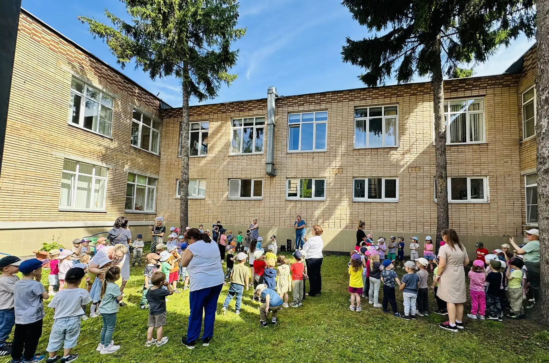 🌸Сегодня на площадке дошкольного подразделения было по-настоящему жарко от детских эмоций! Мы прове