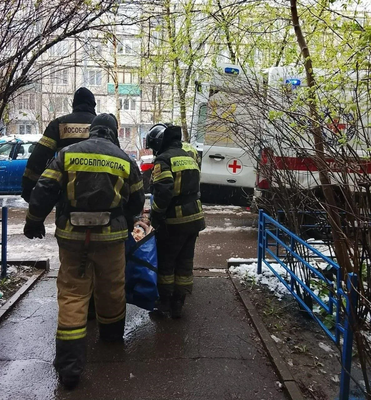 ⚠️ Счёт на минуты! Спасатели вскрыли двери в двух квартирах, где людям требовалась срочная помощь 🔐 