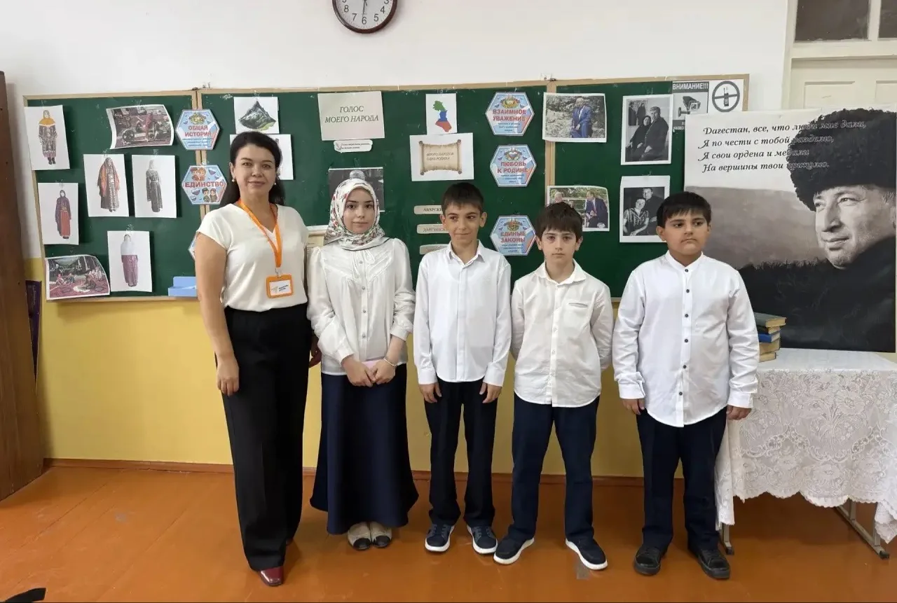 🏫 В МКОУ «СОШ 1» состоялся особенный урок — открытый урок в 5 «Д» классе «Этно‑лаборат...