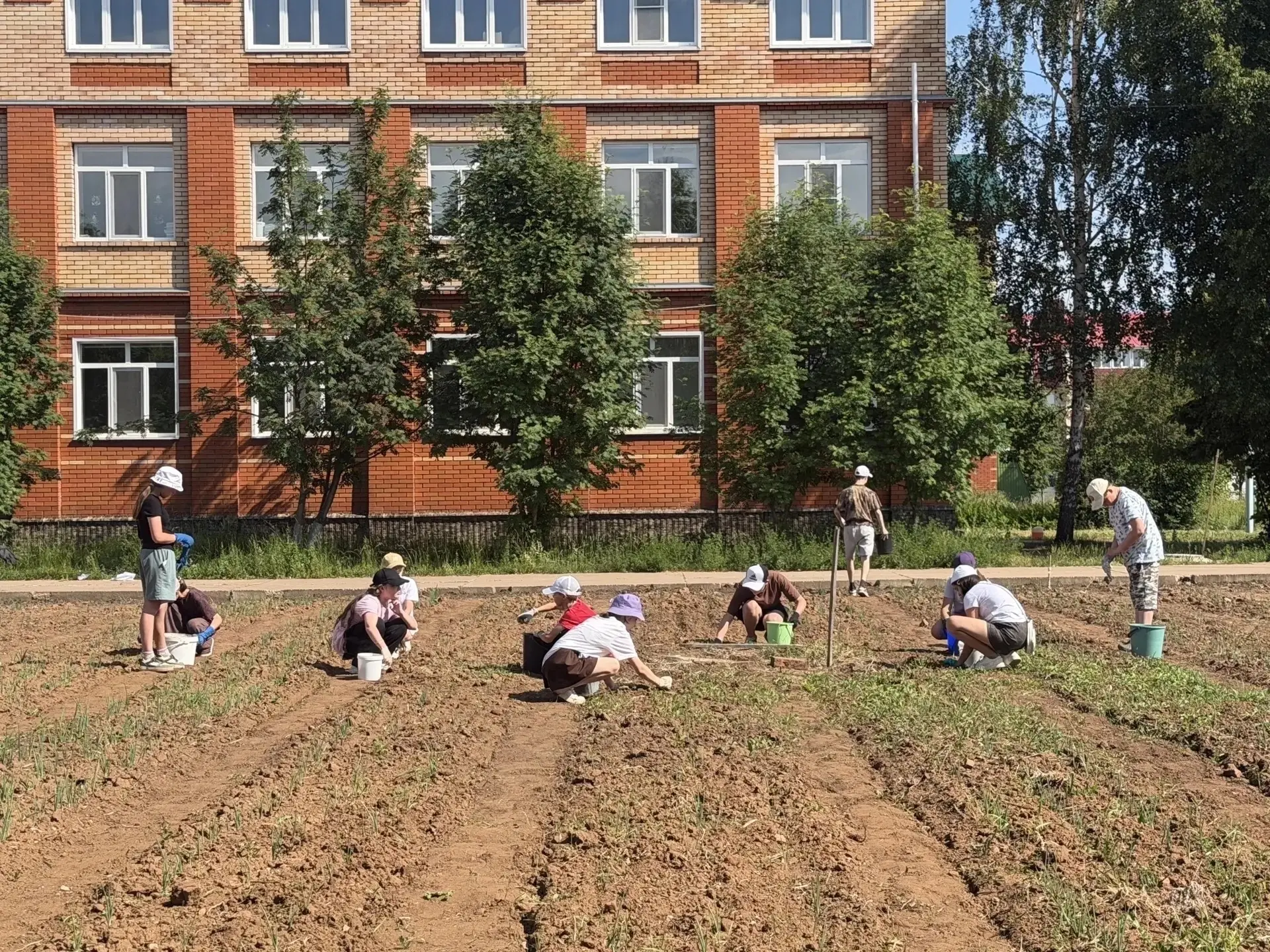 Наш рецепт идеального лета ☀️

Что такое ЗОЖ летом? Это не только спорт, но и полезный труд!

Смотри