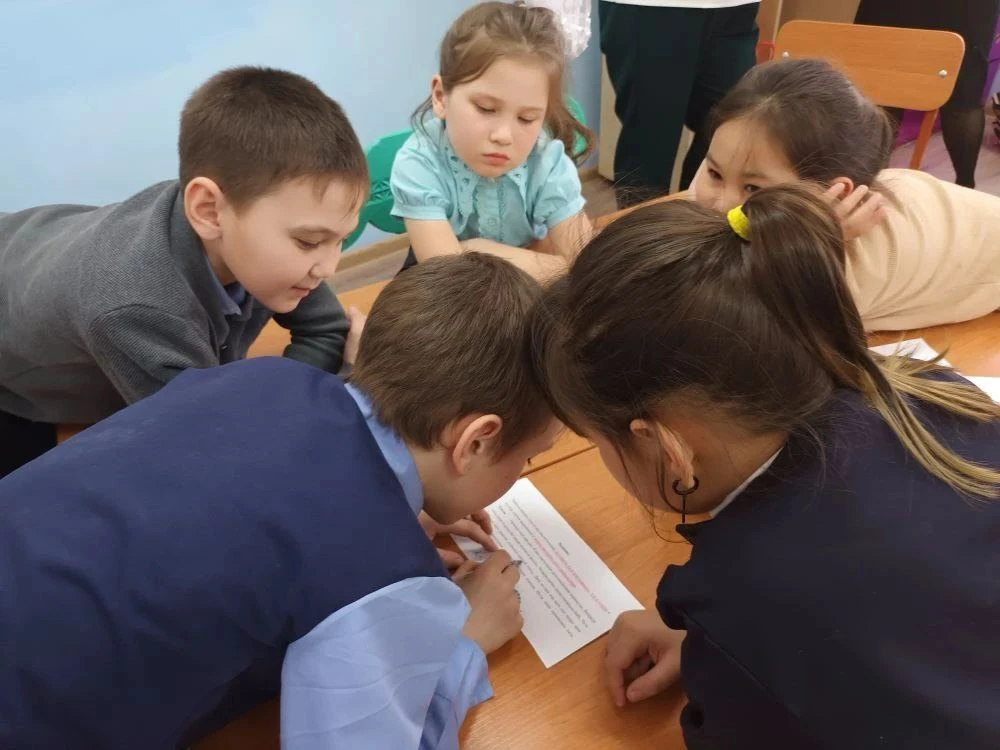В рамках Недели математики в нашей начальной школе прошёл настоящий КВМ — Клуб Весёлых ...
