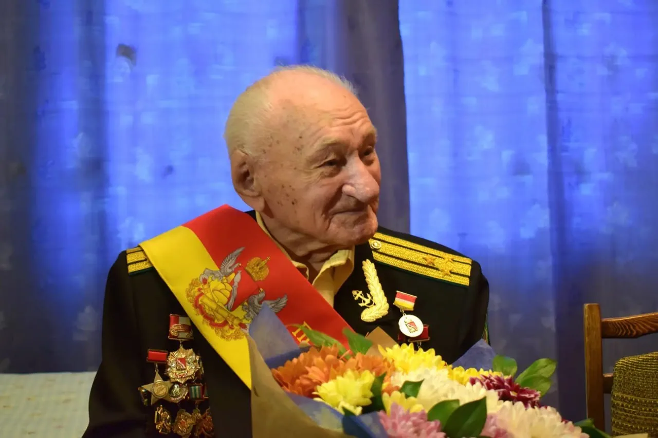 🫡🎉 Ушёл на фронт в 16 лет: воронежец Александр Мозговой празднует 100-летний юбилей