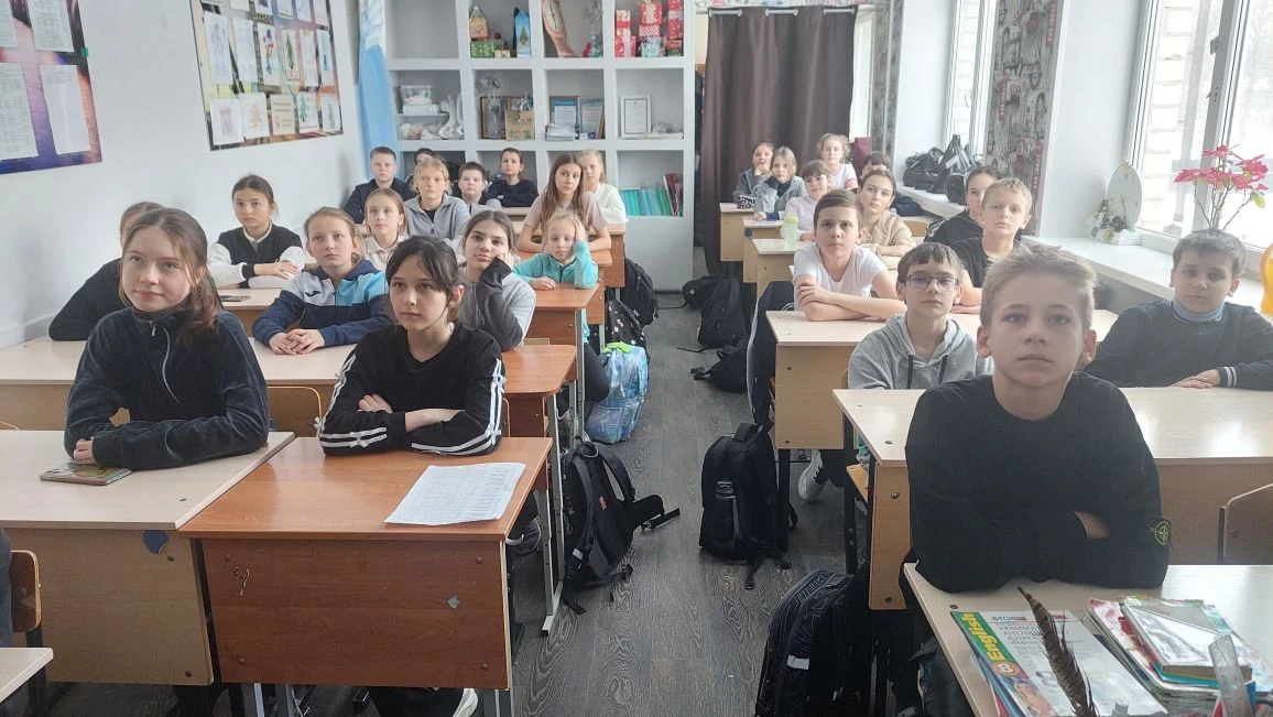 C 19 по 30 января в библиотеке ко дню полного снятия блокады Ленинграда прошли часы памяти «Мы помни