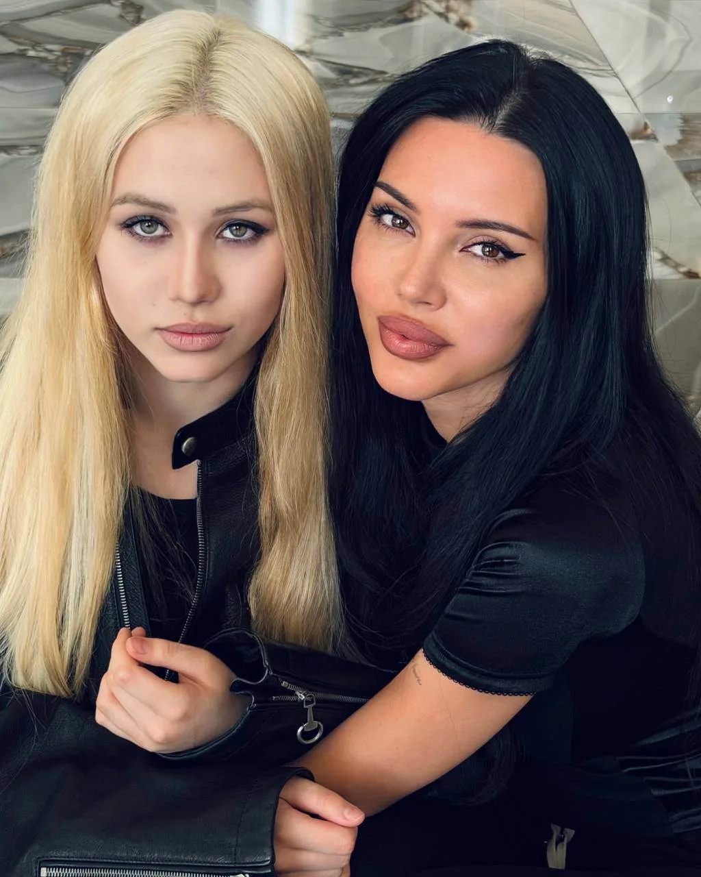 Дочь Оксаны Самойловой отмечает день рождения! 🤗

Оксана призналась, что ей жаль за то, через что п