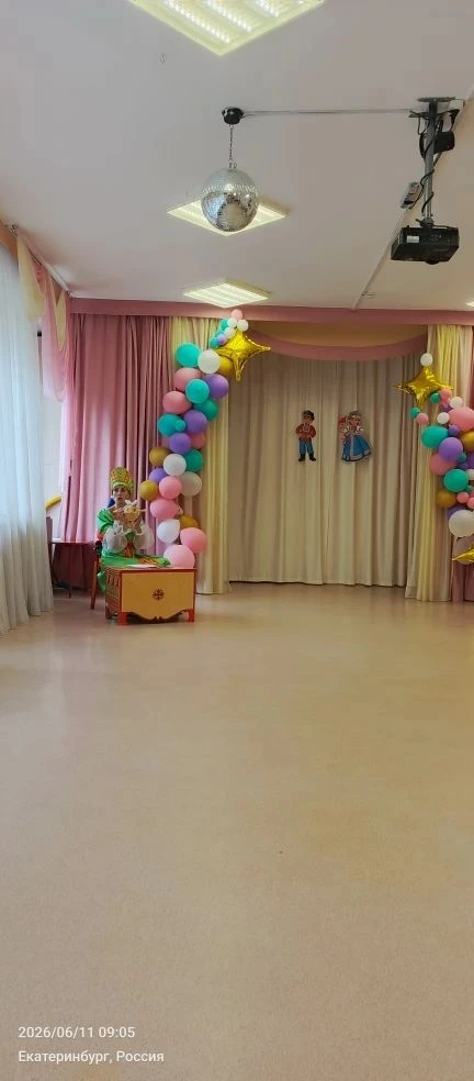 Сегодня в младших группах детского сада № 501 прошел яркий праздник "В гостях у Сказки", посвященный