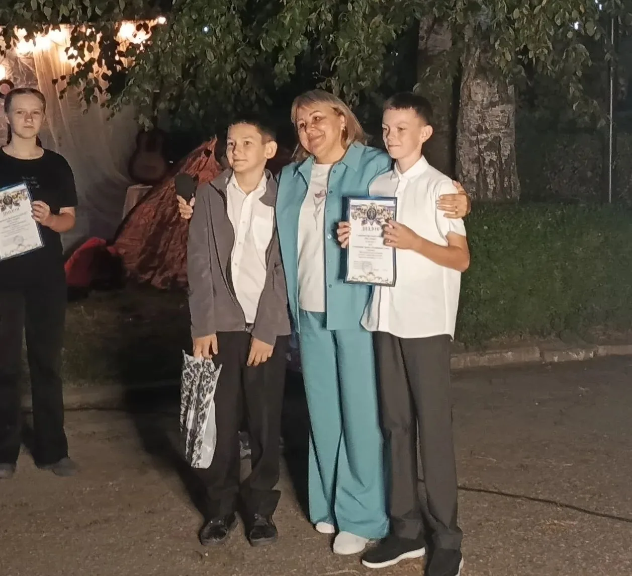 В Доме культуры  пос. Комсомолец  состоялся Окружной конкурс- фестиваль ,,Пой гитара" ....