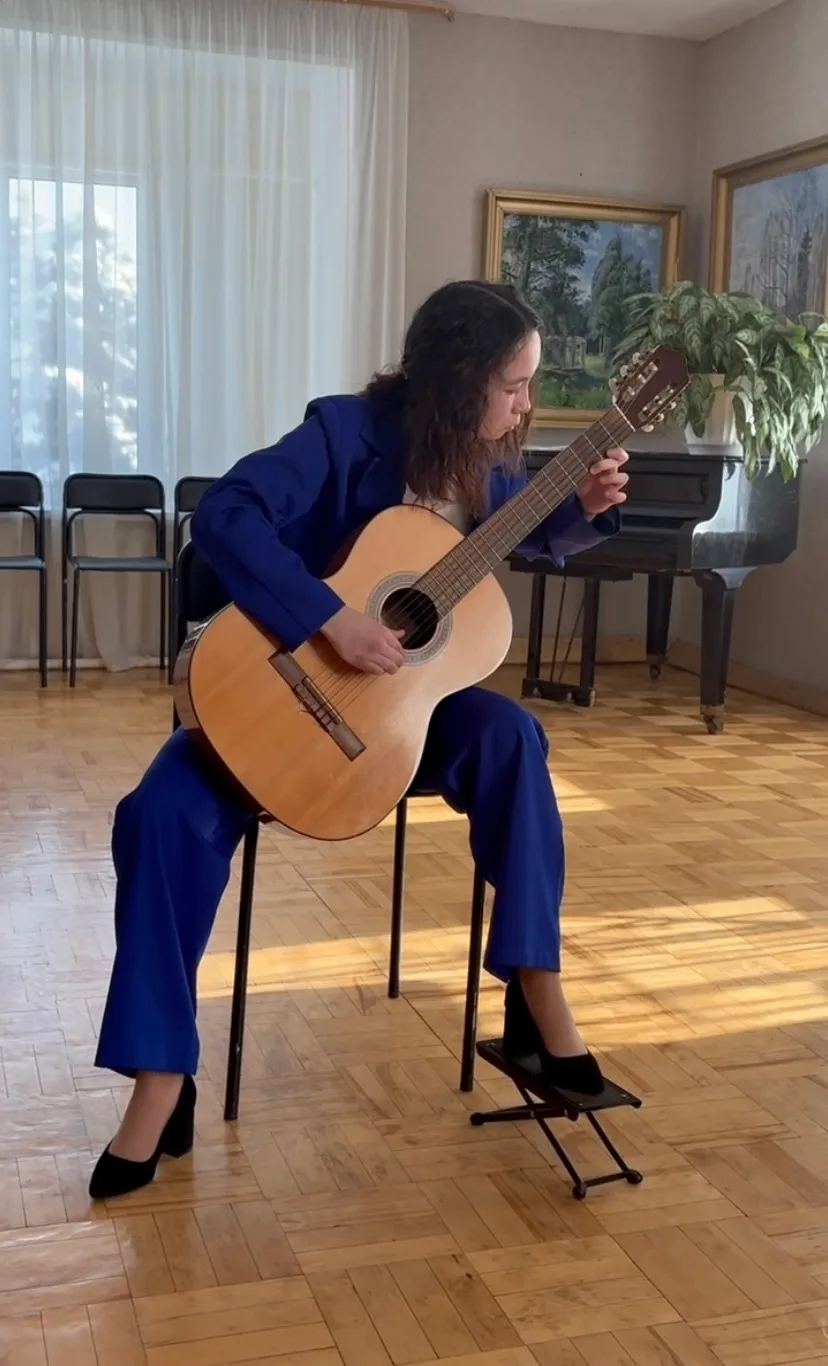 Наверное, никто так не любил и не был так предан нашей школе, как эти прекрасные девочк...