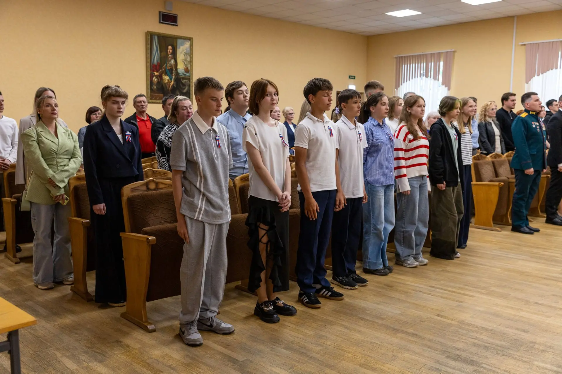Первый шаг во взрослую жизнь сделали накануне тринадцать жителей Петродворцового района...